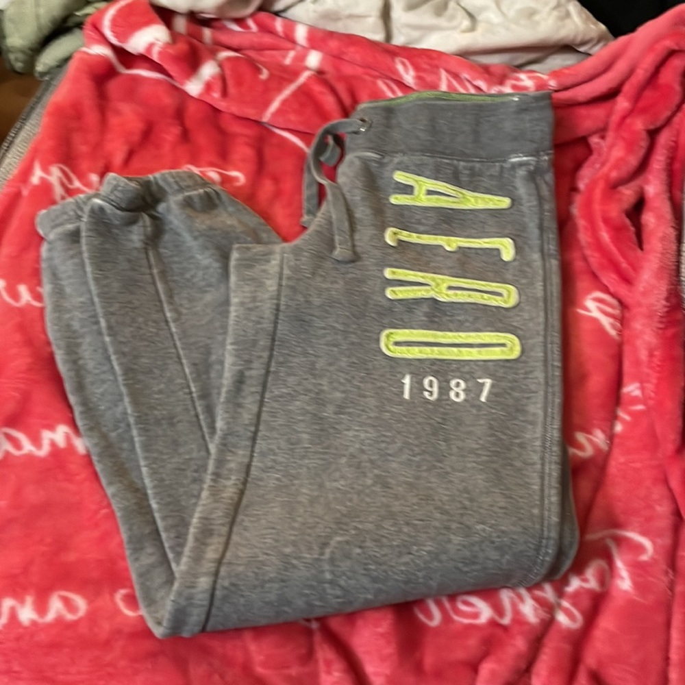 Sweatpants - Picture 2 of 3